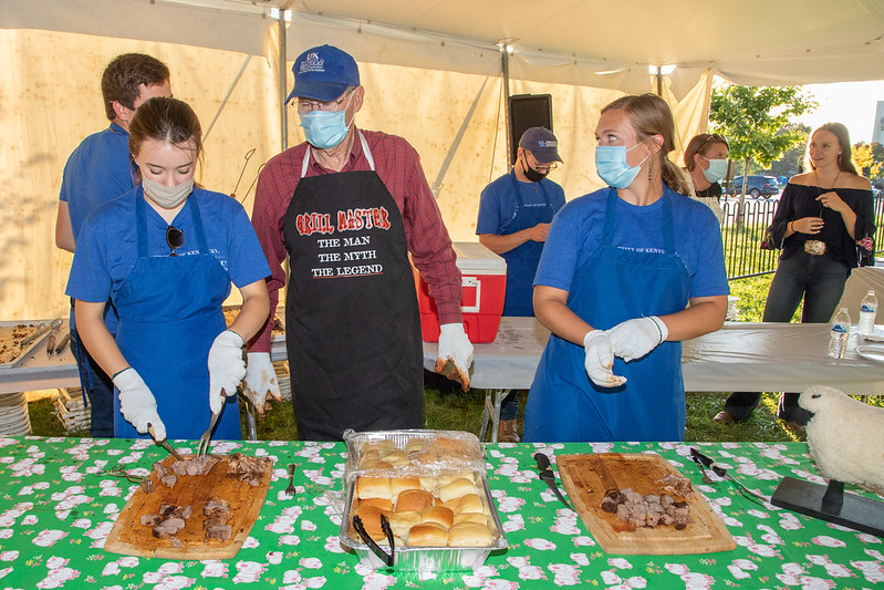 Food is being served at a previous Animal and Food Sciences Reunion.